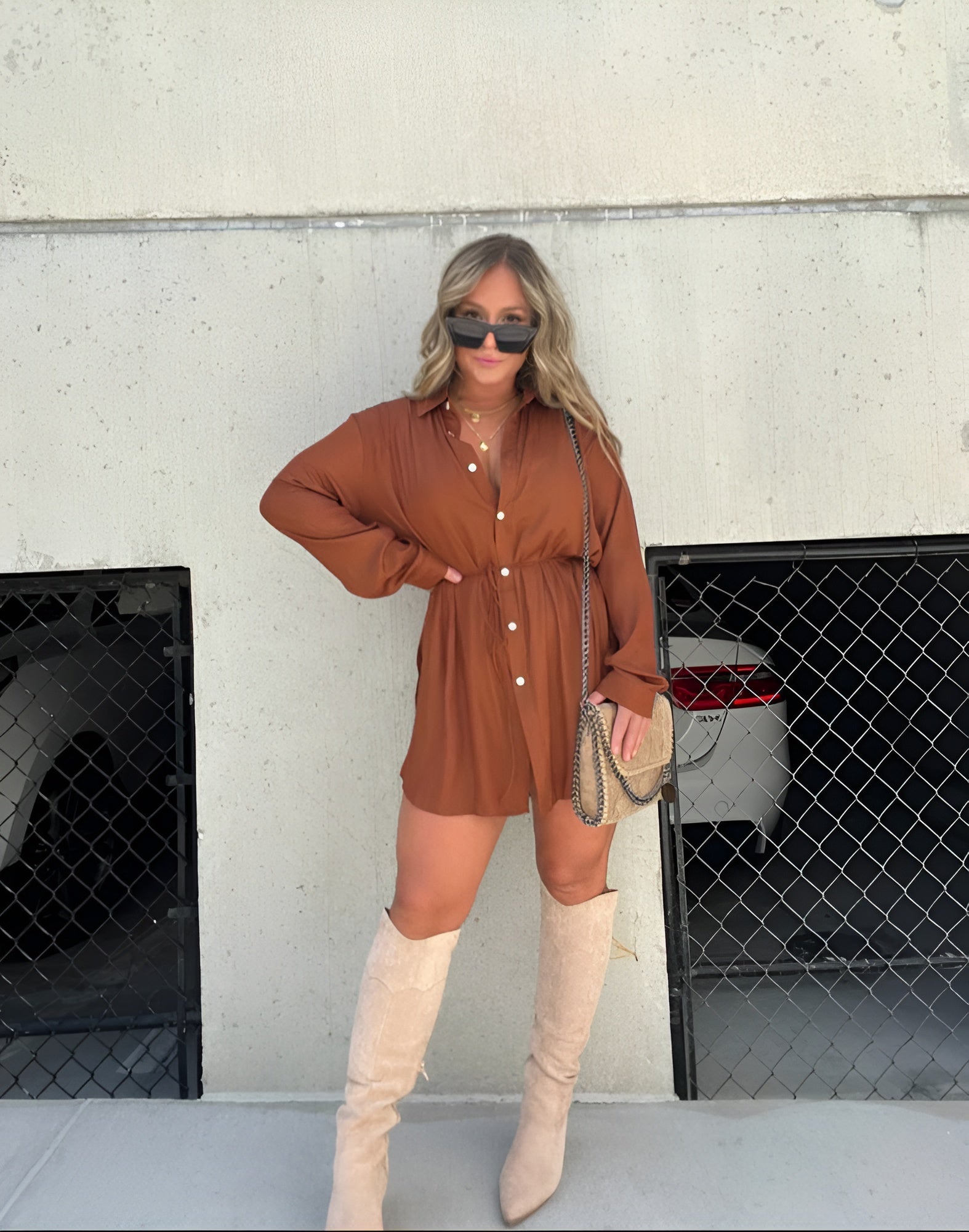 Ilona - La robe barboteuse en satin tendance
