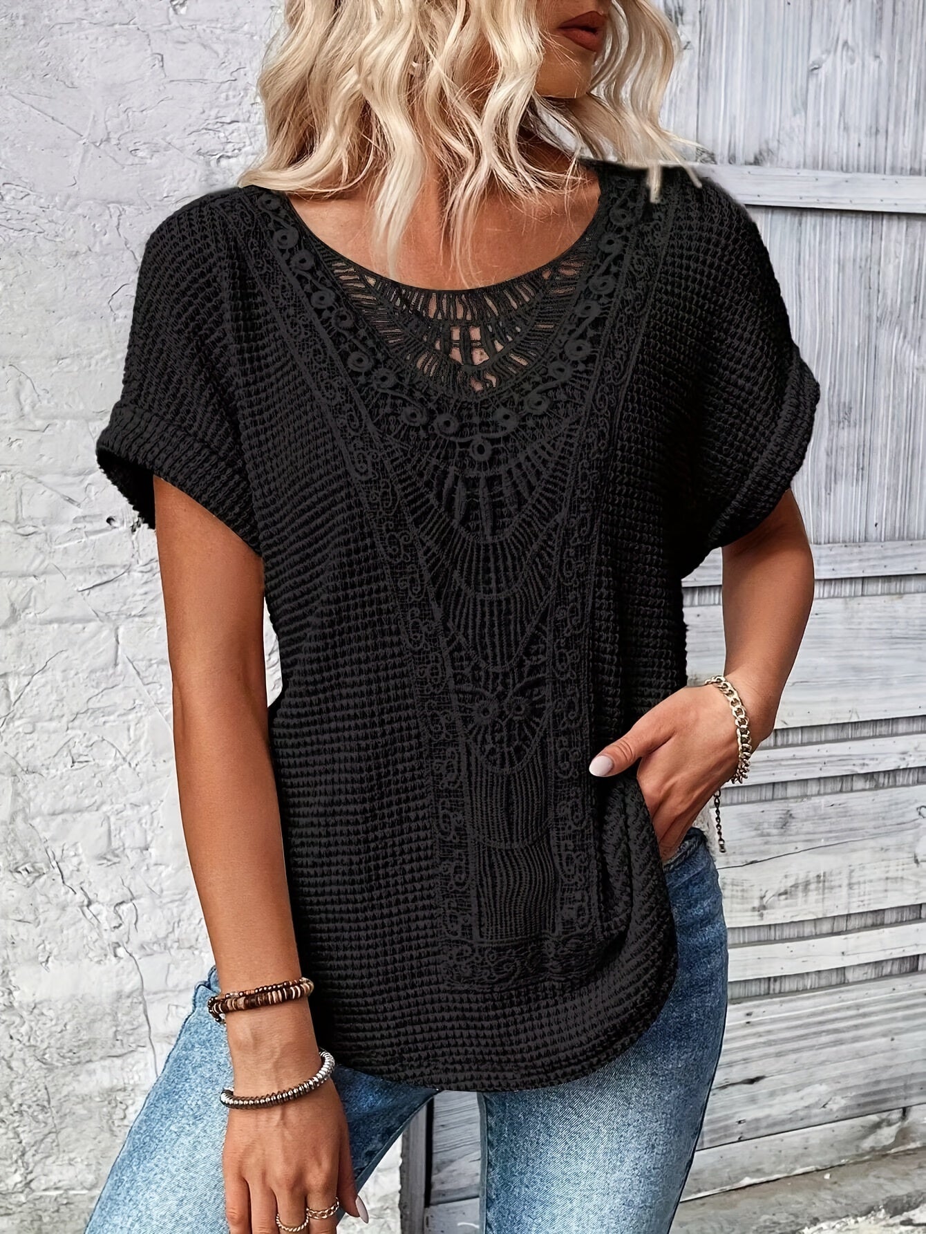 Camille - T-shirt léger avec dentelle élégante